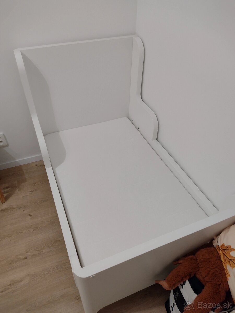 Rastuca postel Busunge Ikea
