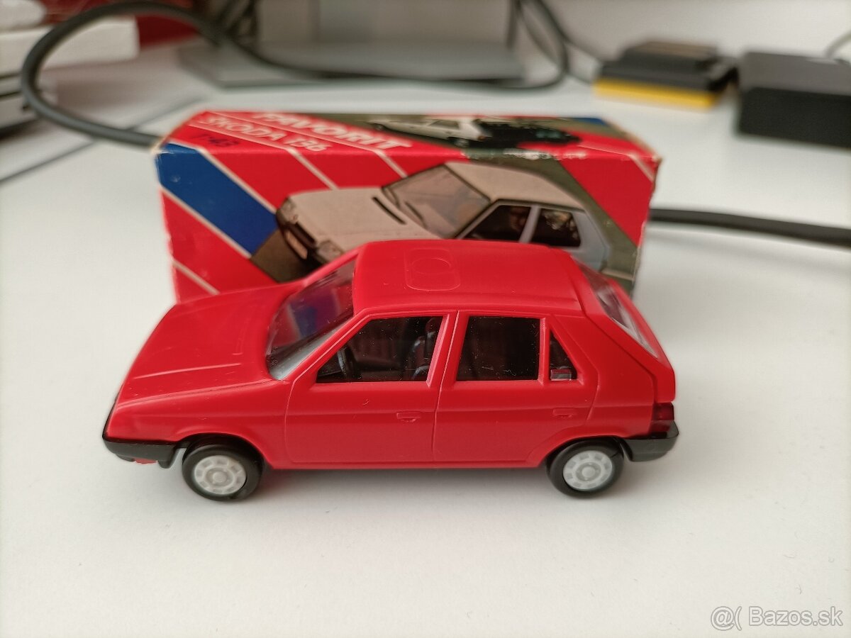 Skoda favorit kaden