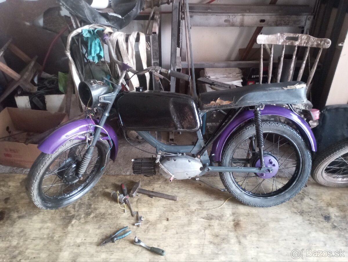 Jawa mustang 23