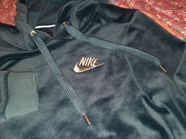 Nová, zelená športová súprava NIKE – veľ. M