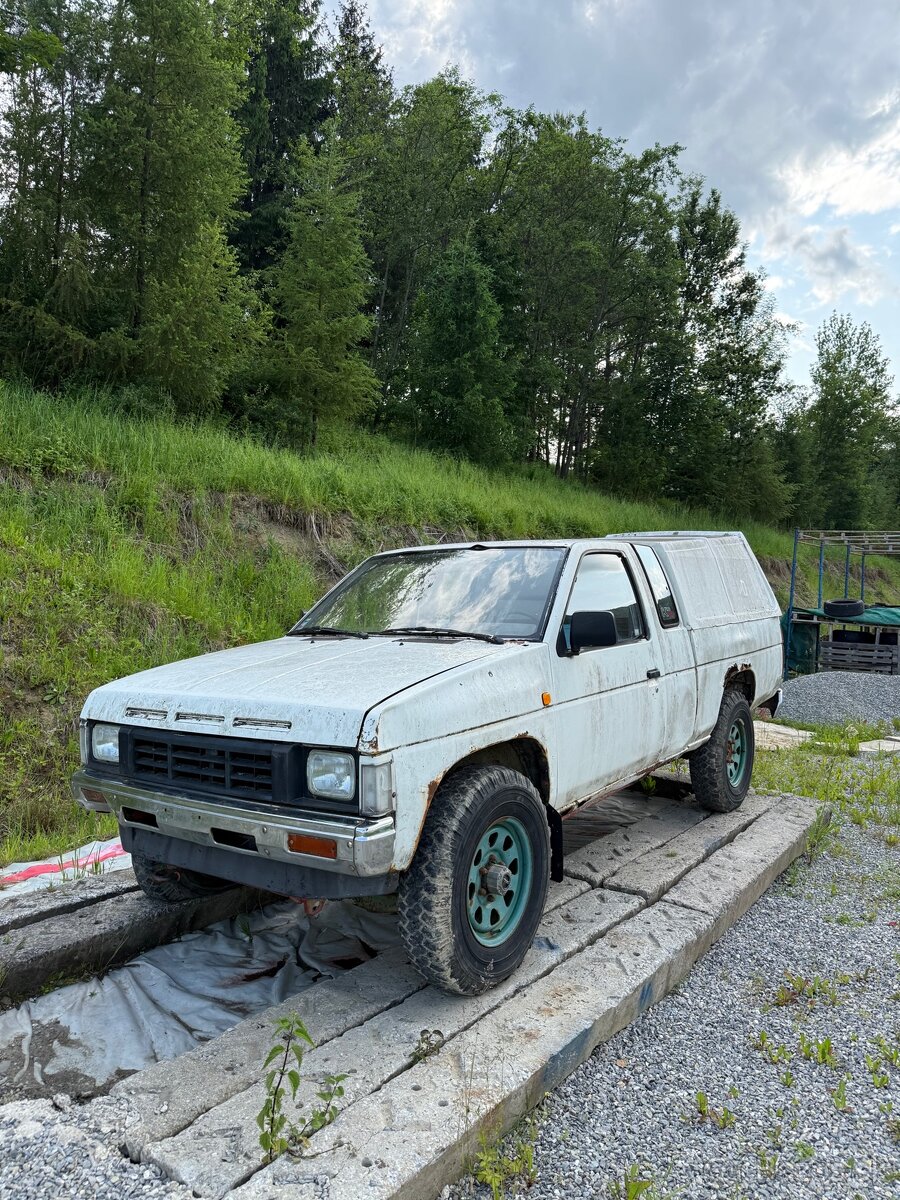 Nissan King cab D21