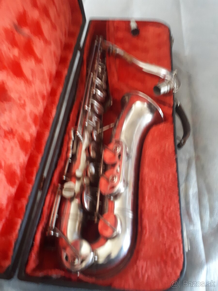 Predám saxsofon