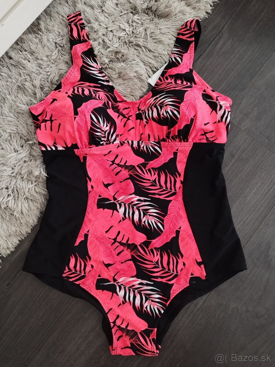 Jednodielne plavky zoštíhľujúce koralovo čierne.L,XL,2XL3XL