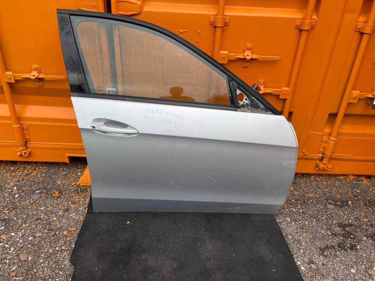 Predám pravé predne dvere Mercedes W212 212 sedan