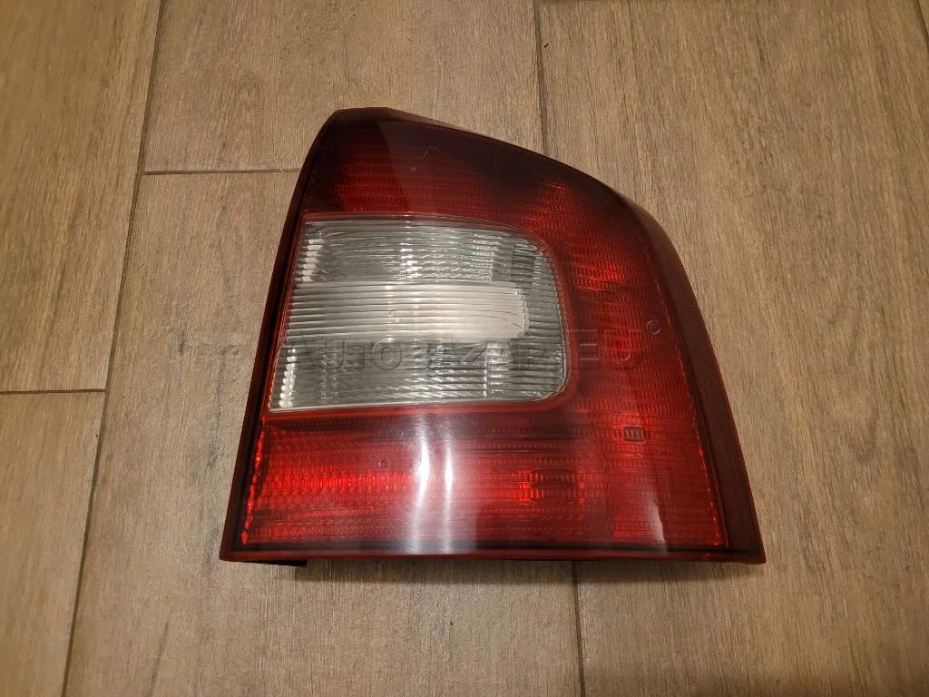 SKODA OCTAVIA II COMBI PRAVE SVETLO