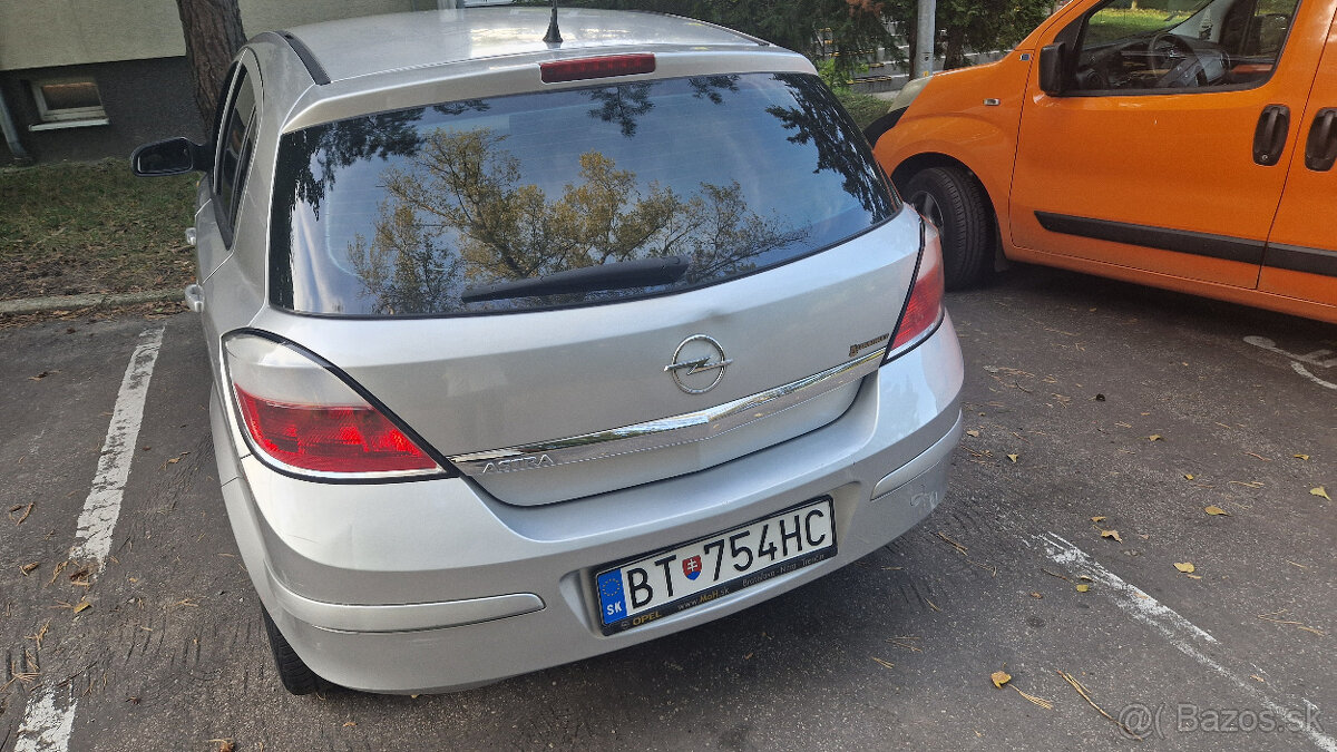 Opel Astra na predaj – Spoľahlivé a úsporné auto 🚗