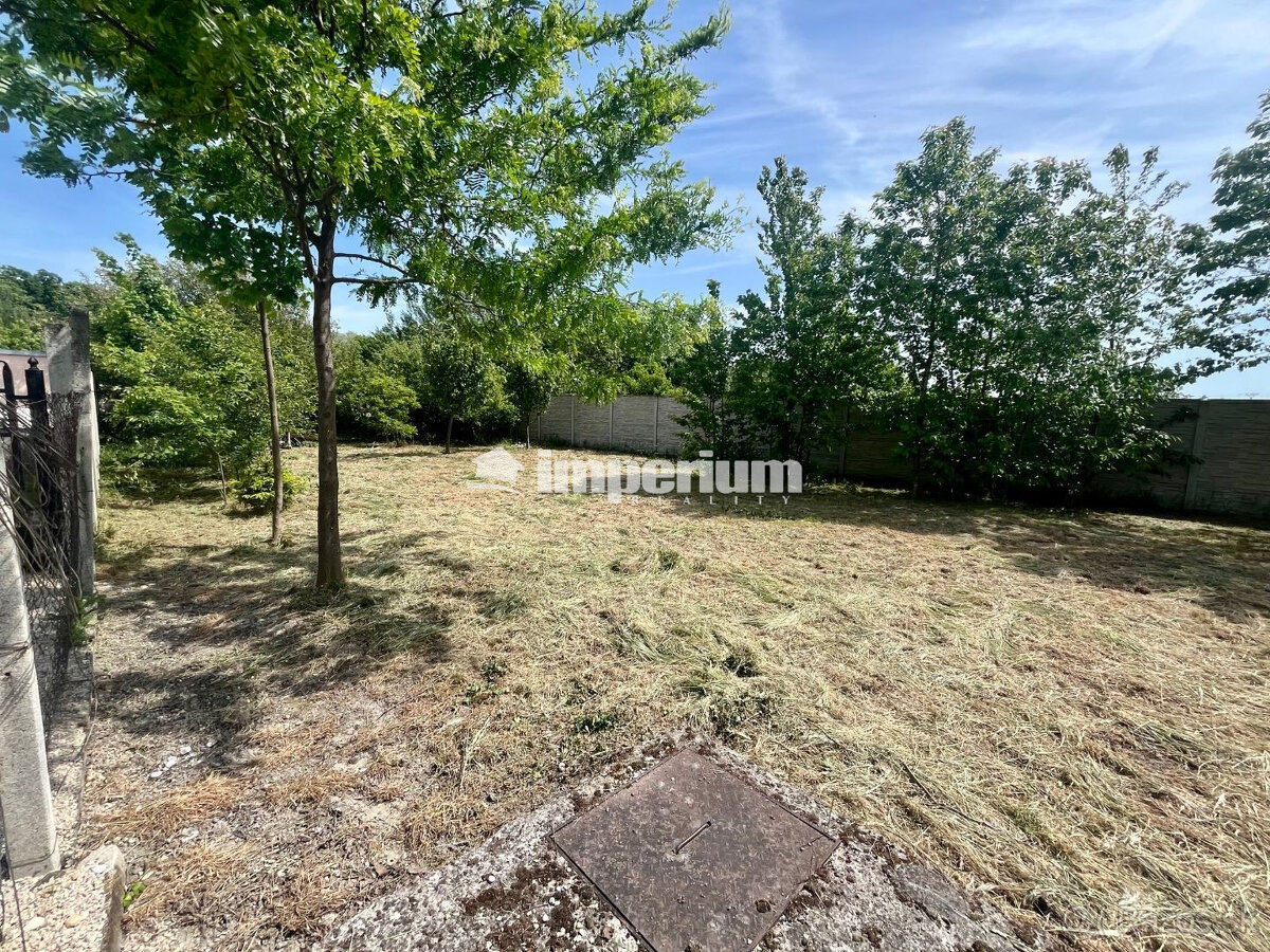 Pekný slnečný stavebný pozemok 750m2 na predaj - Gabčíkovo.