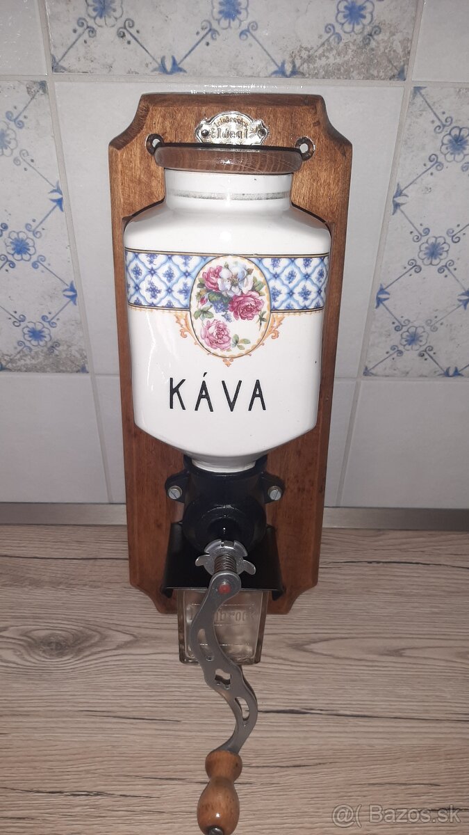 Starožitný nástenný mlynček na kávu Leinbrock Ideal.
