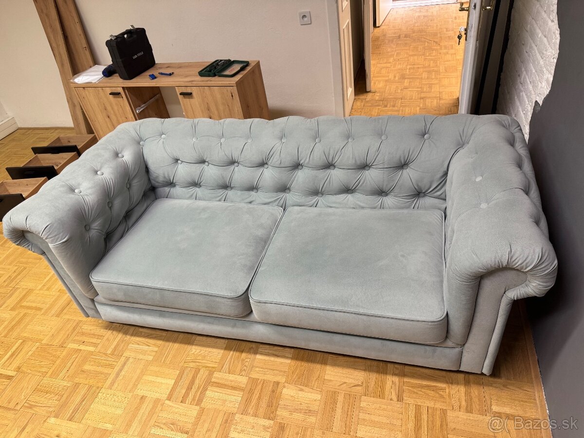 Štýlový gauč Chesterfield - mätovozelená farba