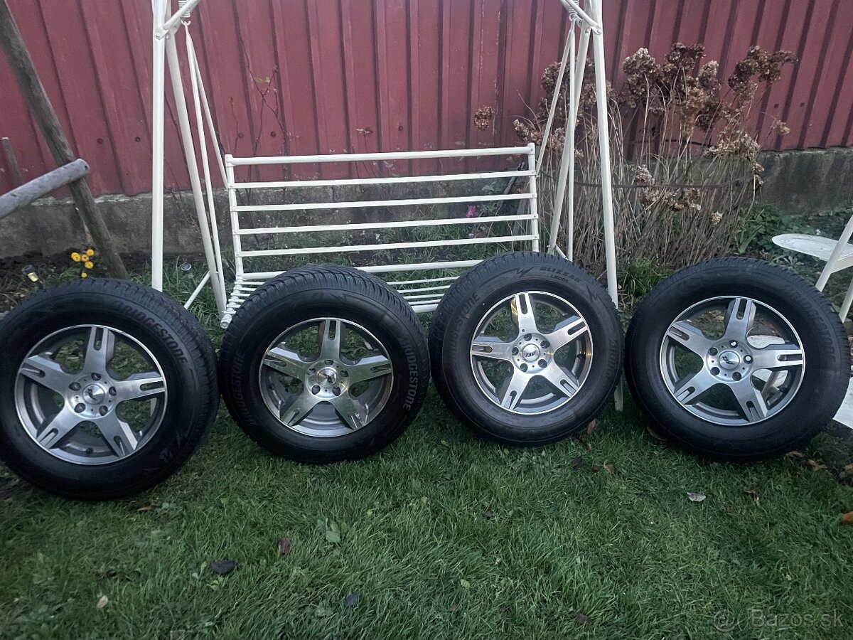 5 X 114,3   215/70 R16 ZIMNĚ