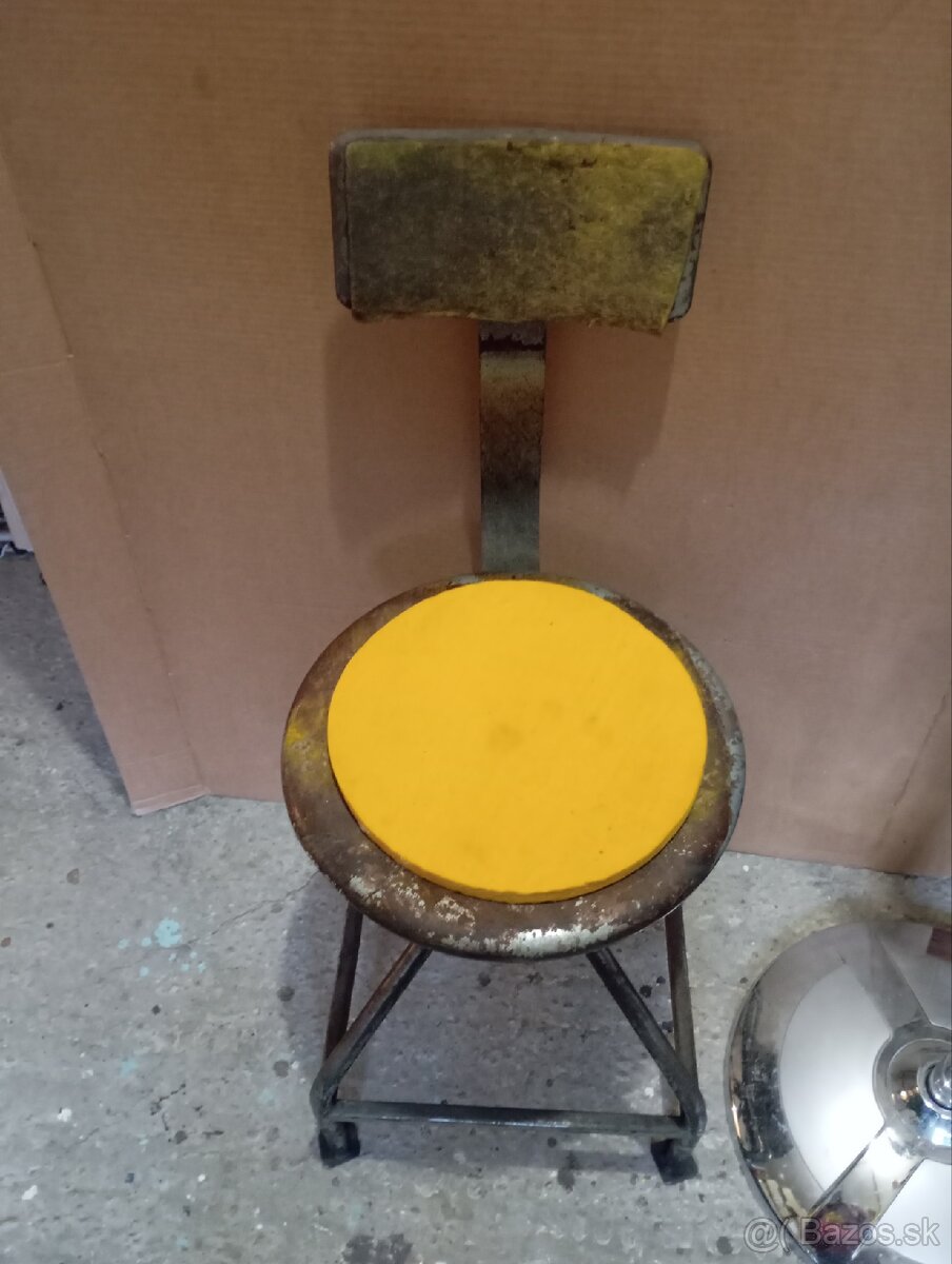 Otočna stolička s operadlom-ocelova