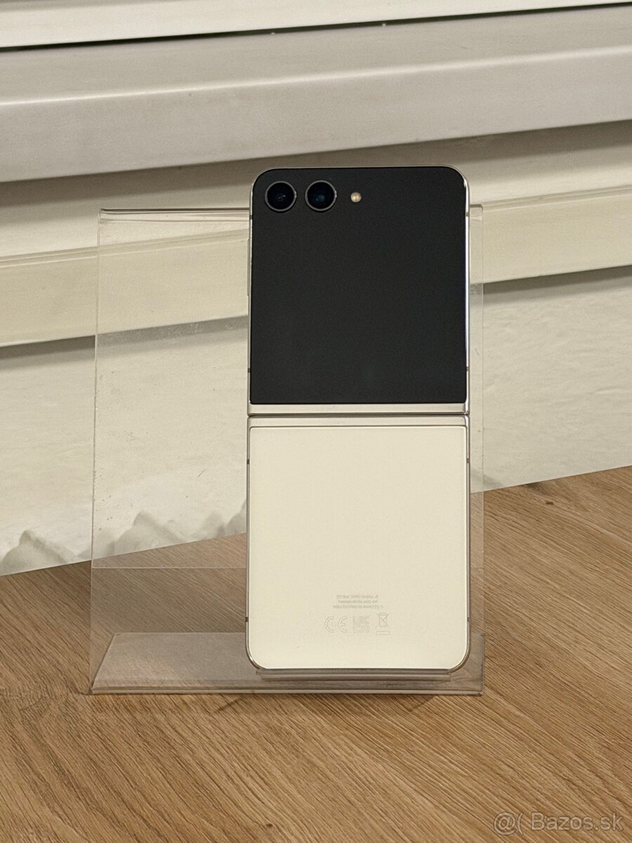 Dobrý deň Ponúkam na predaj Samsung Z Flip 5 512GB White