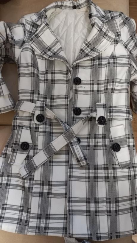 Čierno-biely kabátik