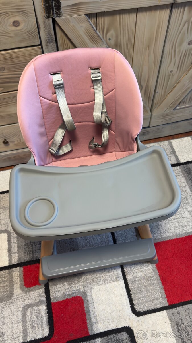 rastúca stolička na krmenie