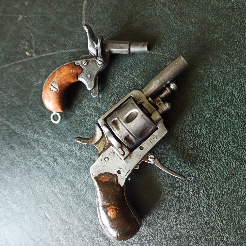 Revolver Bull dog 320 a miniaturní ptáčnice 6mm flobert
