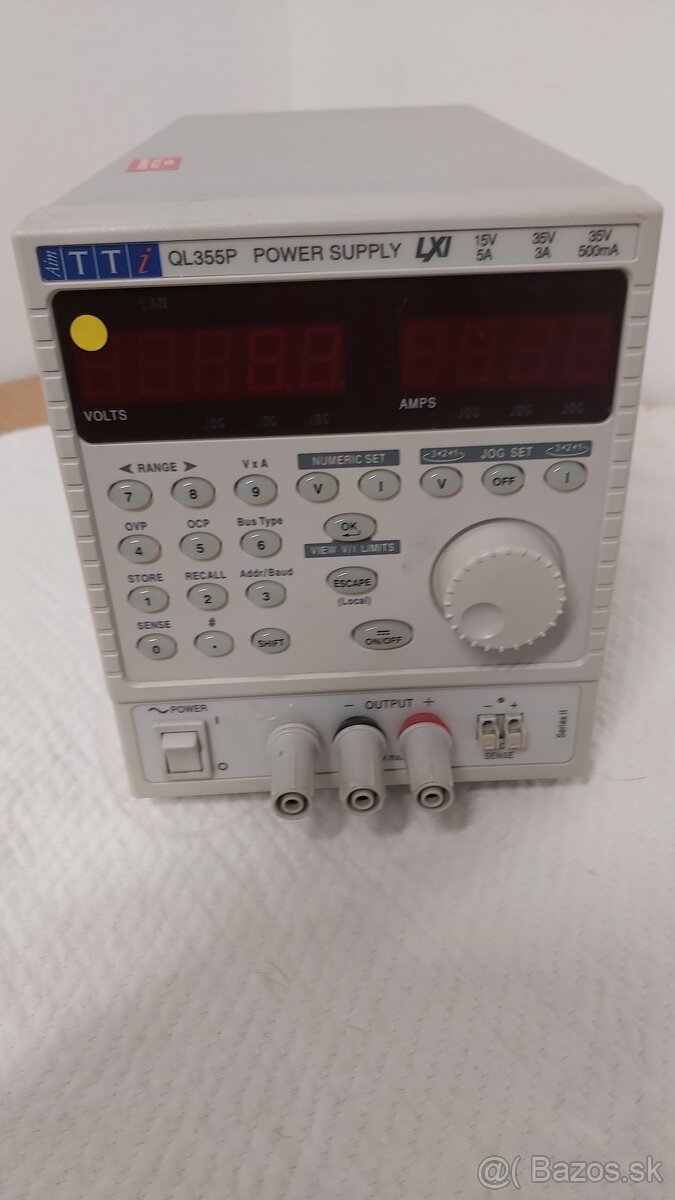 Programovateľný laboratórny zdroj.