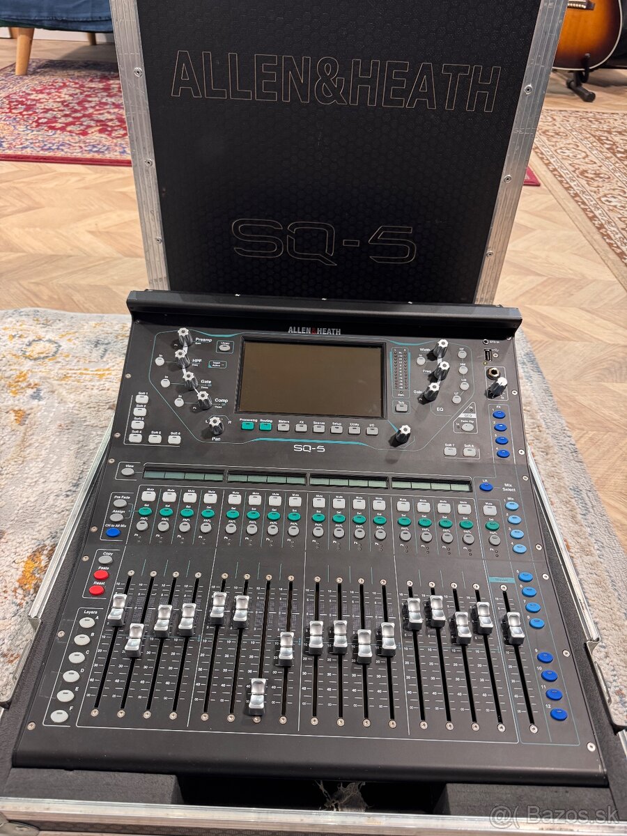 Allen&Heath SQ5 + case + waves karta + pluginy