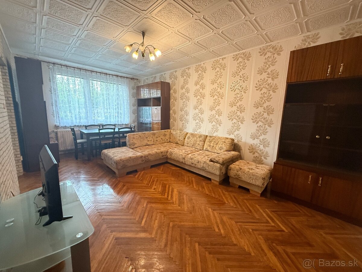 Slnečný 3 izbový byt na predaj Východ