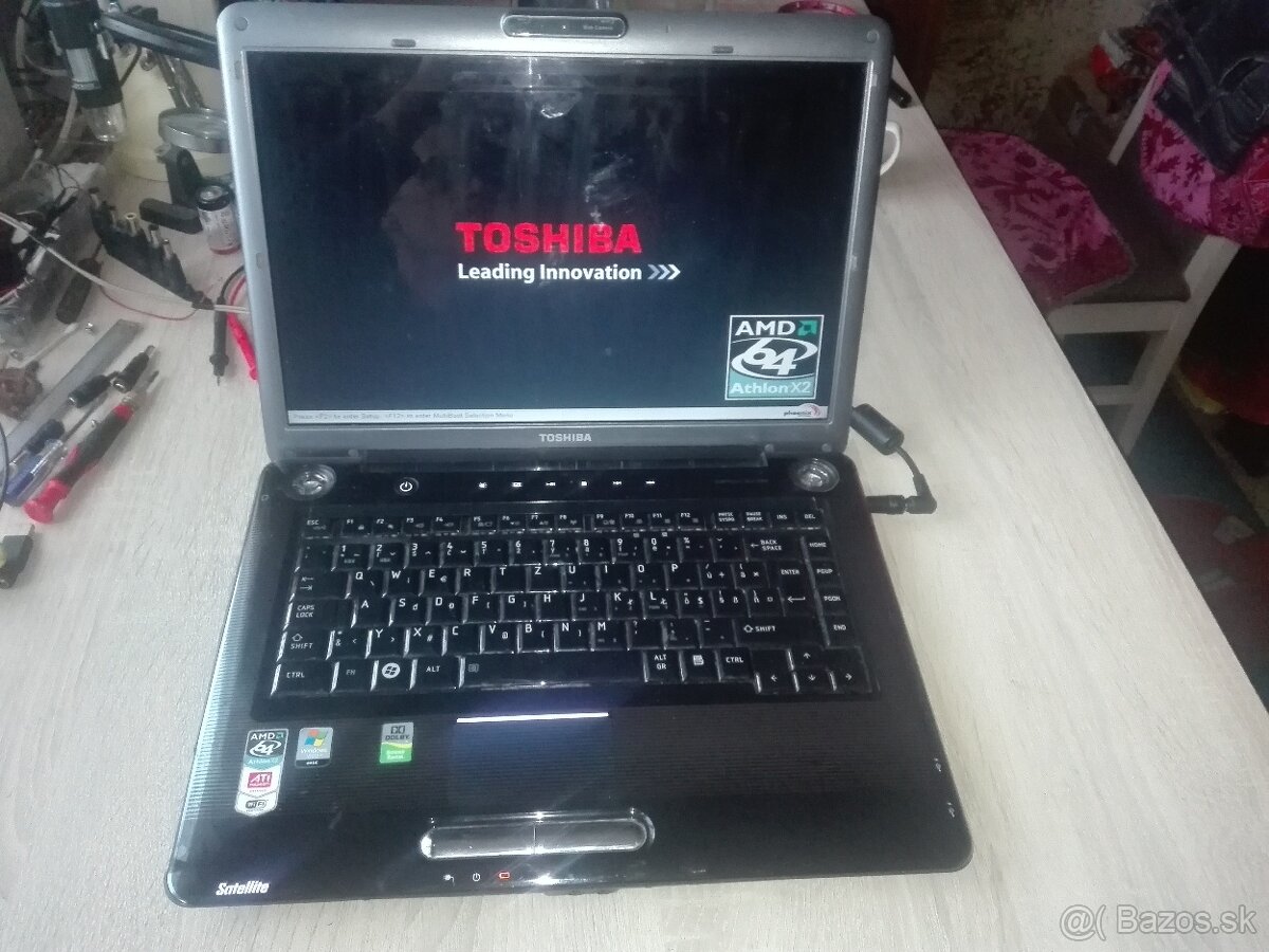 Toshiba A300D. Dvoj-jadro.Windows 7 PRO.