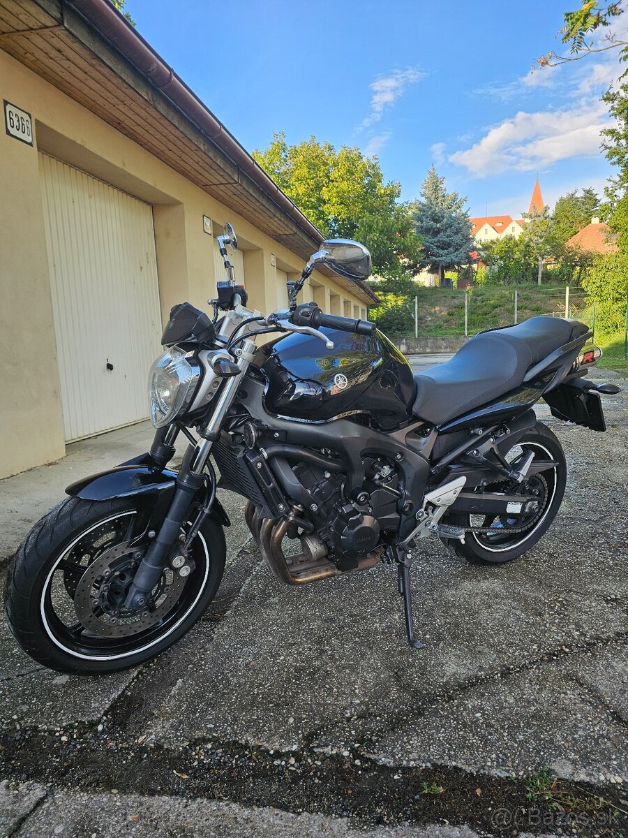 YAMAHA FZ6