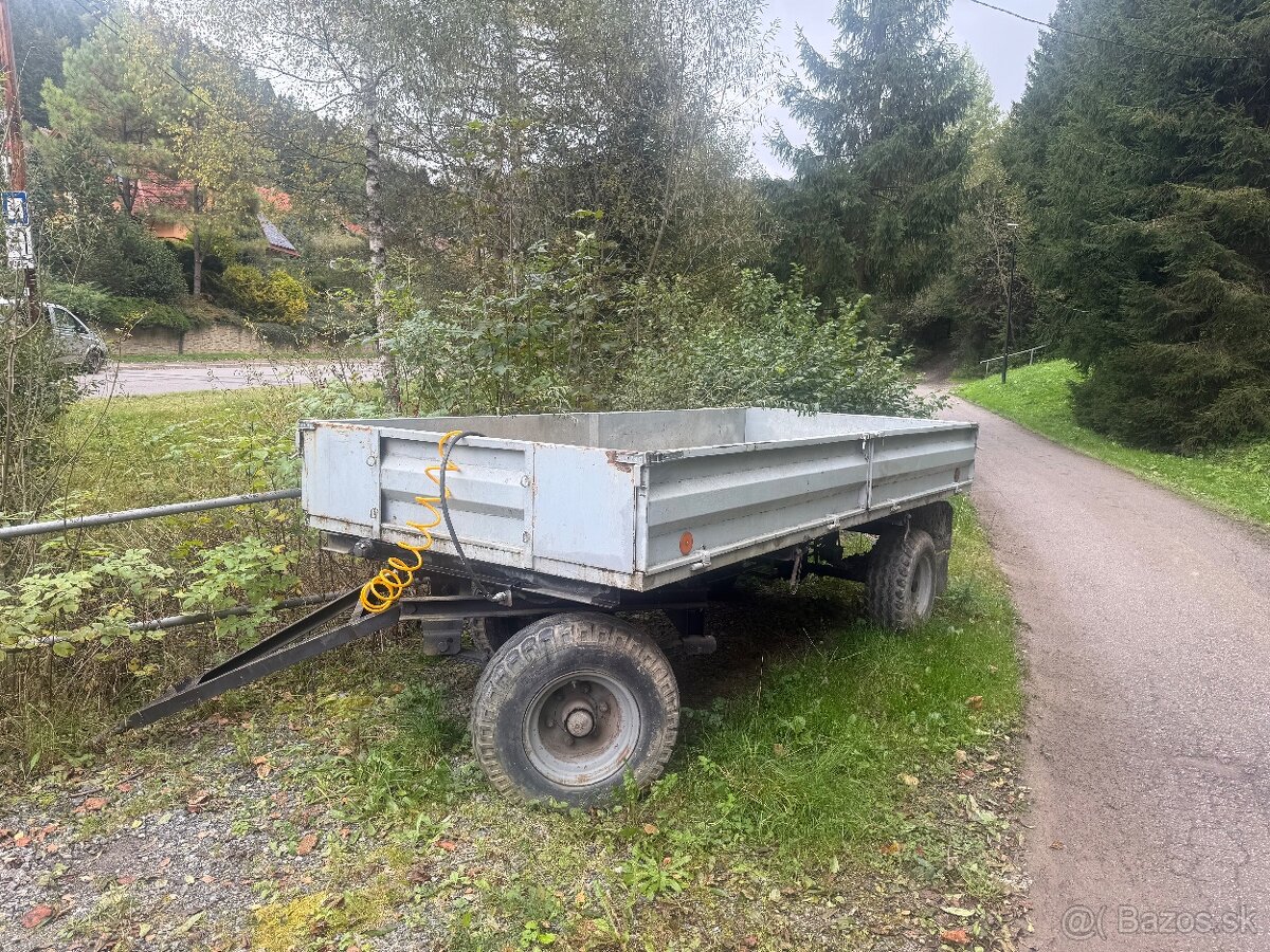 Nákladný príves za traktor