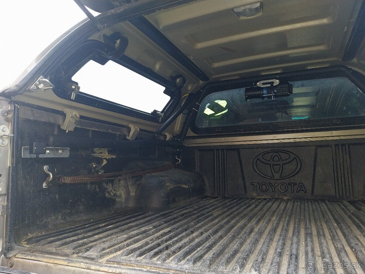 Toyota hilux ram na korbu