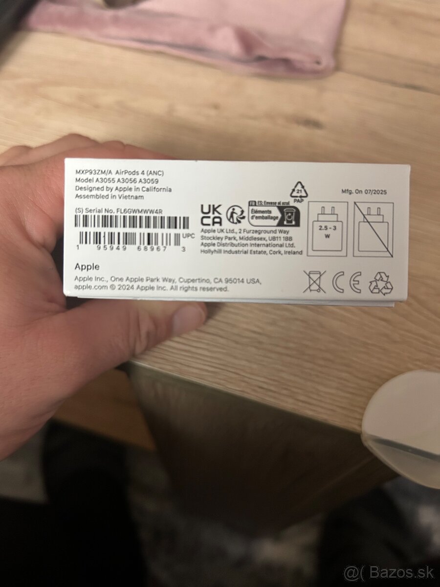 Airpods 4 s aktivnym potlačaním hluku