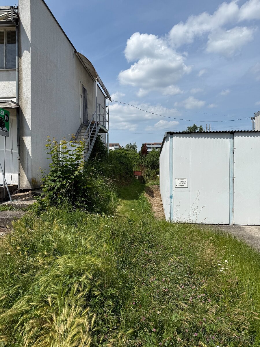 Záhrada na pestovanie nedaleko Námestia Biely kríž