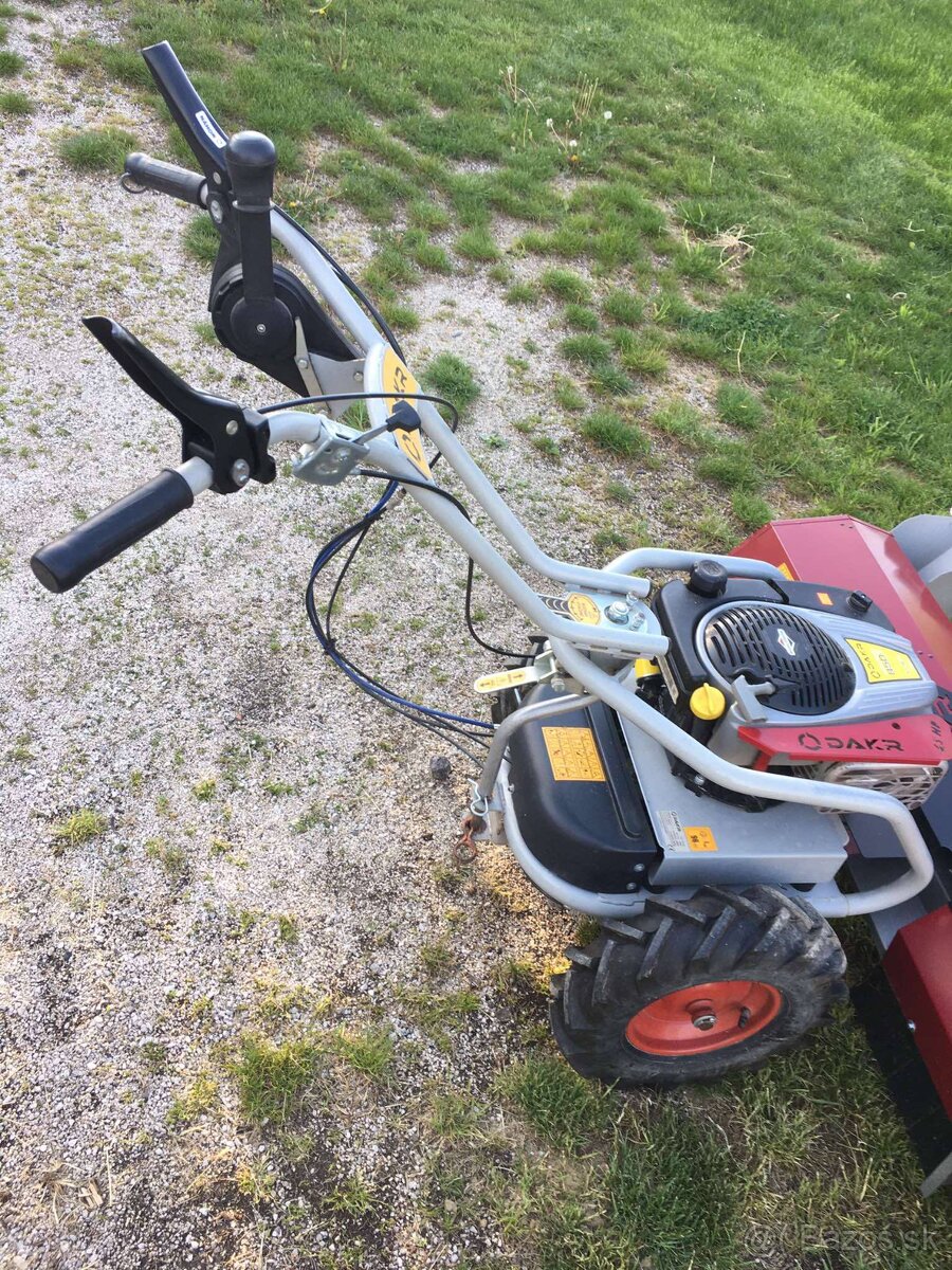 dakr kosačka motor