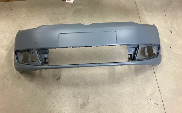 VW CADDY / TOURAN 2010-2015 predný nárazník