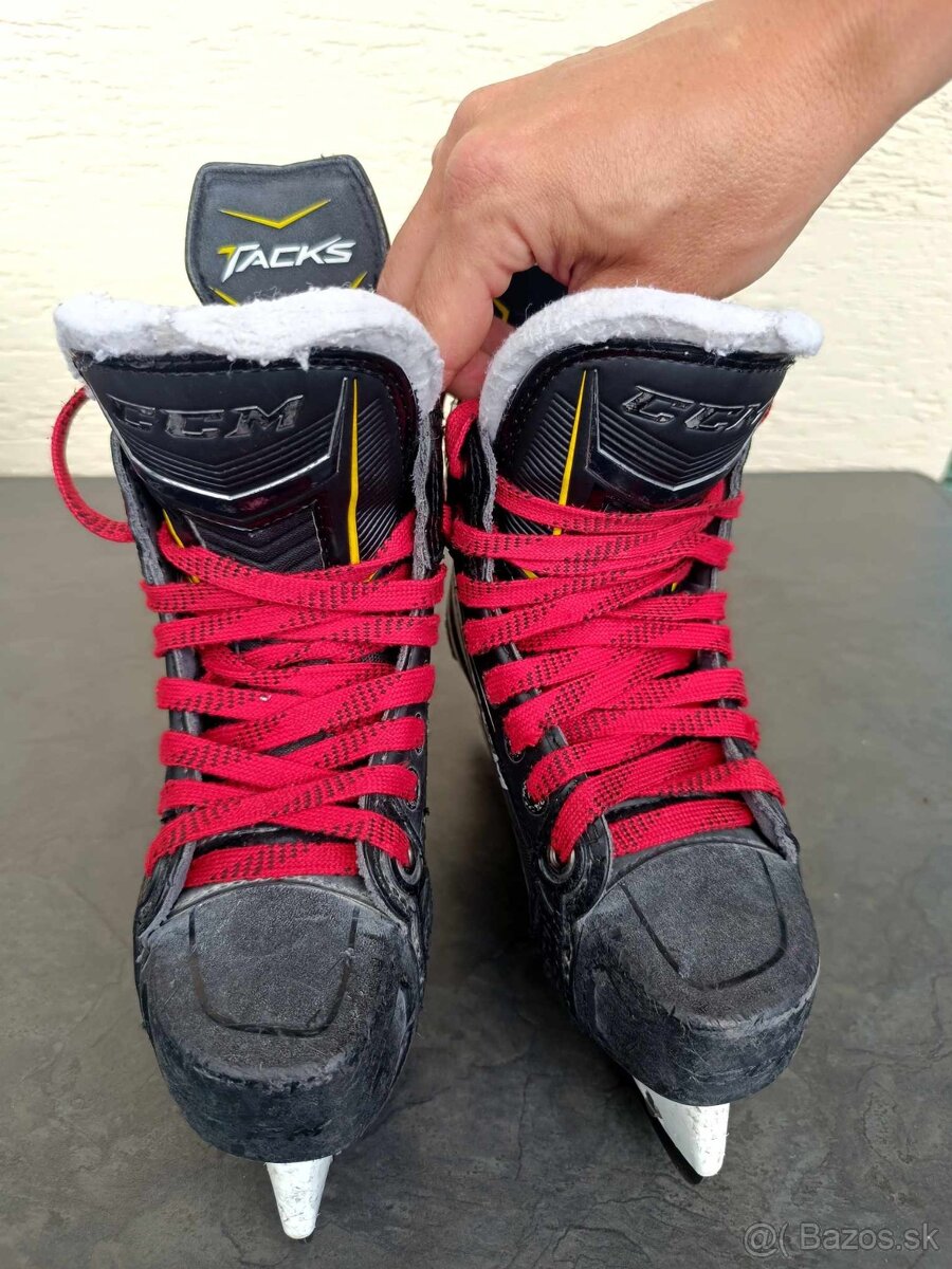korcule CCM Tacks 9090