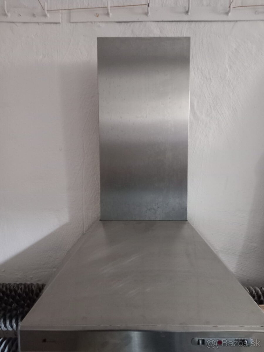 Nerezový digestor