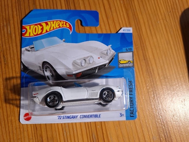 Hot wheels Stingray Convertible,Toyota Tacoma,BMW