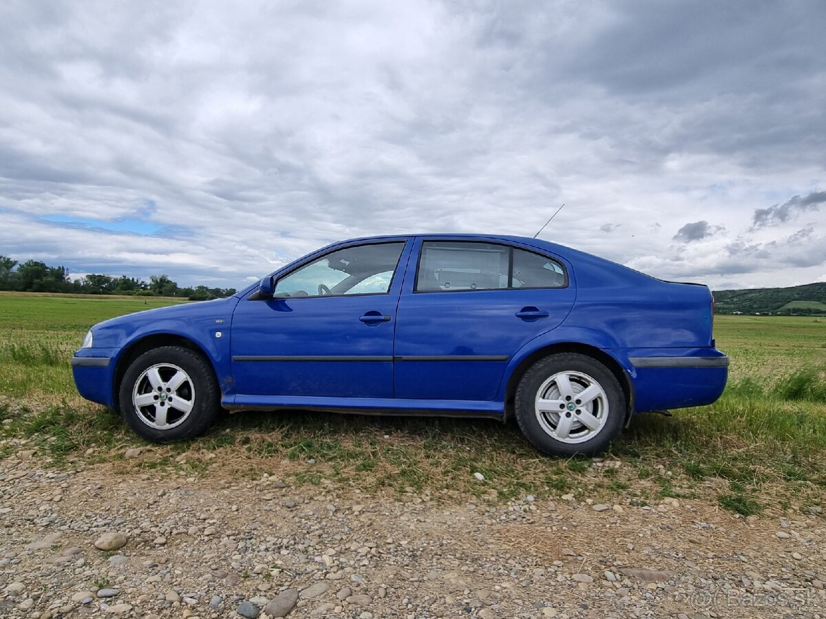 Škoda Octavia 1.6 benzin.
