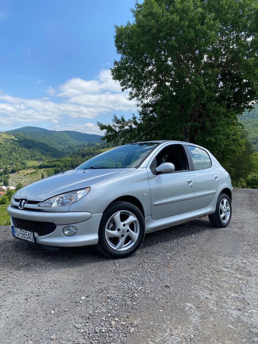 Peugeot 206 1.4i 55kw 102000KM