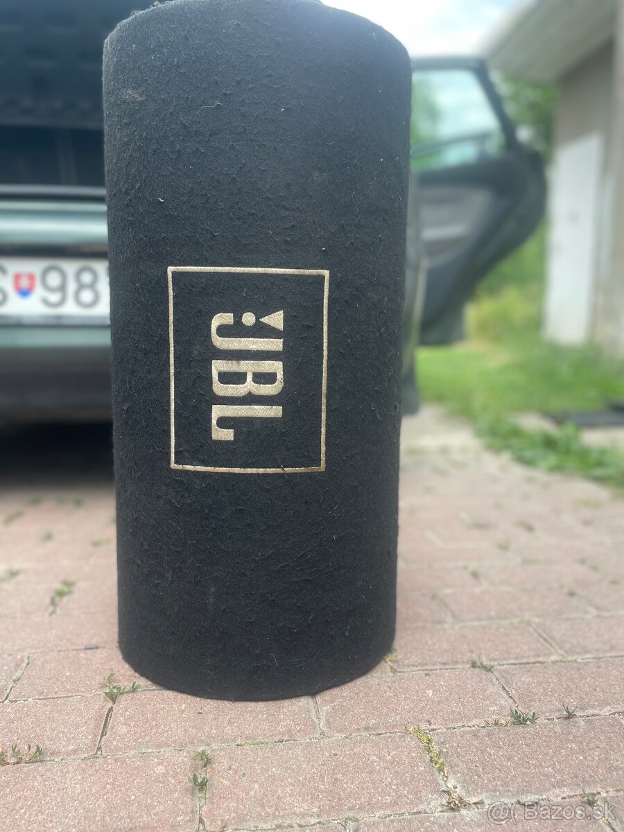 Subofér JBL