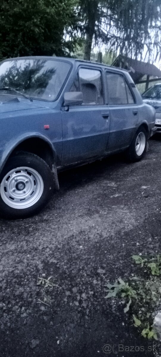 Predám škoda 125 motor je tam 136 favorit