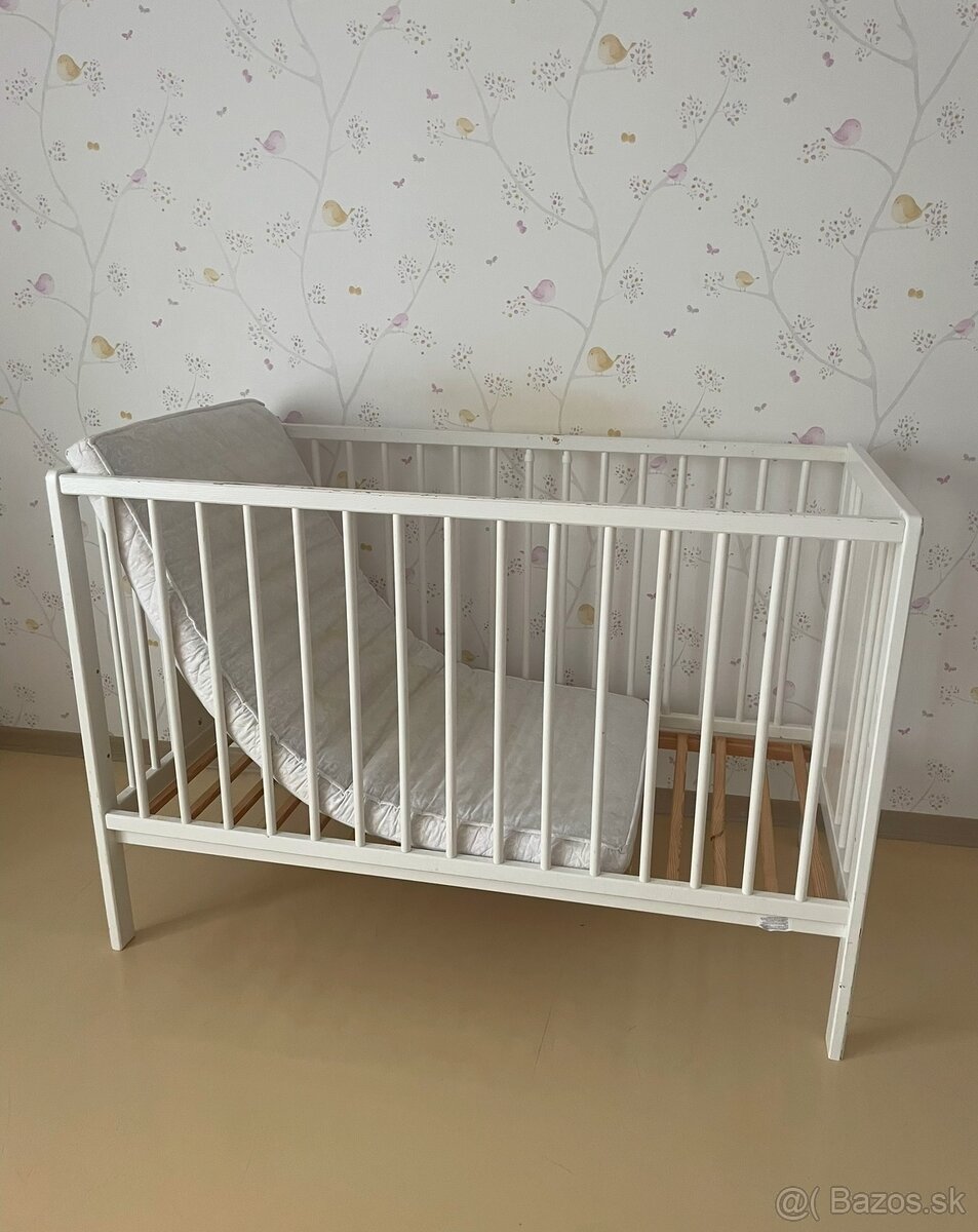 Detská drevená postielka