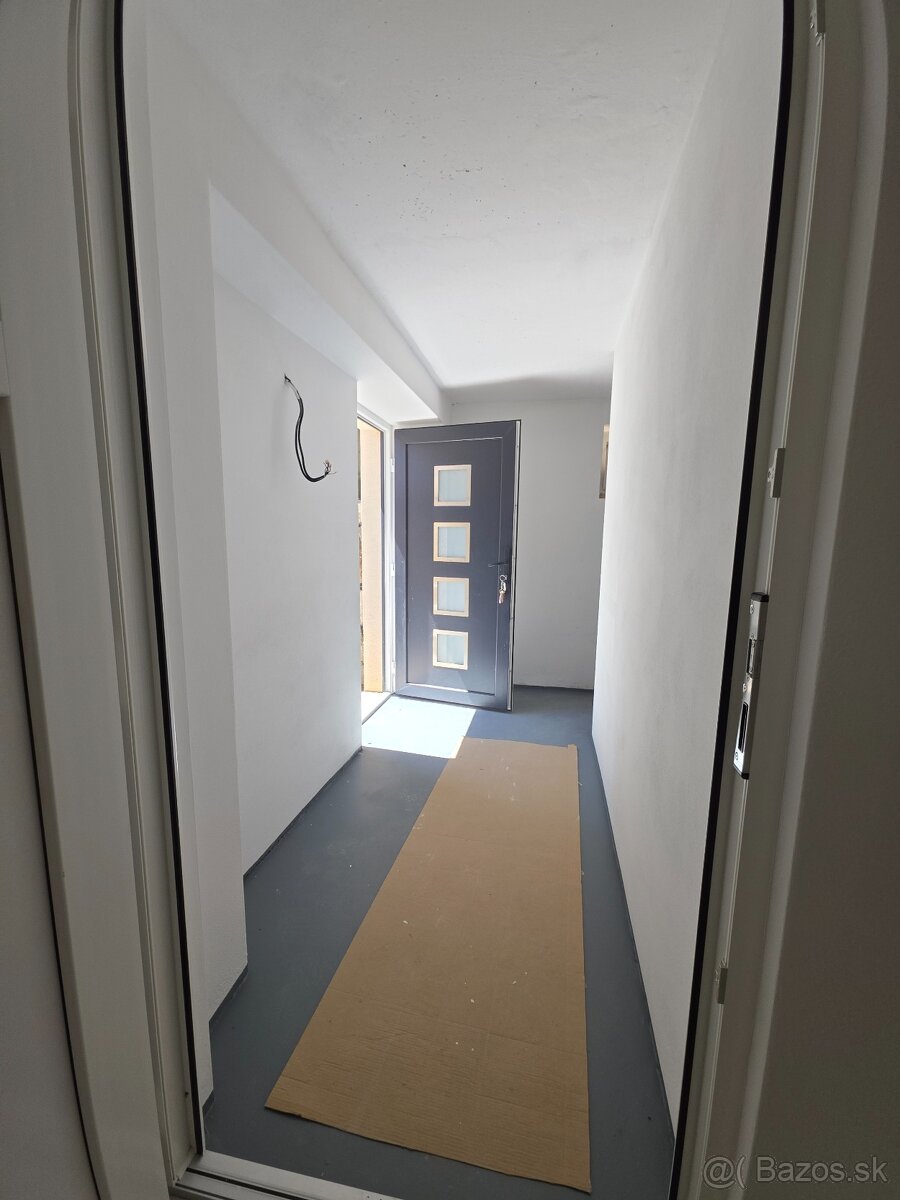 NA PREDAJ 2 IZBOVÝ BYT S PARKOVANÍM BRATISLAVA
