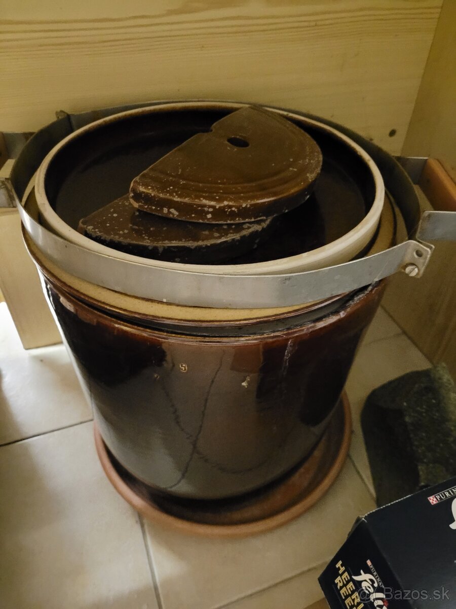 Keramický sud na kapustu 20 eur pripadne dohoda