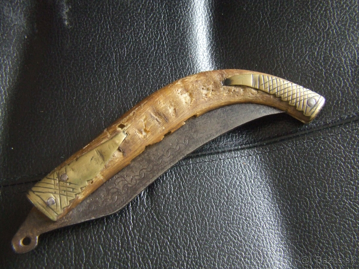 Balkánsky starý zatvárací nôž. 18 storočie