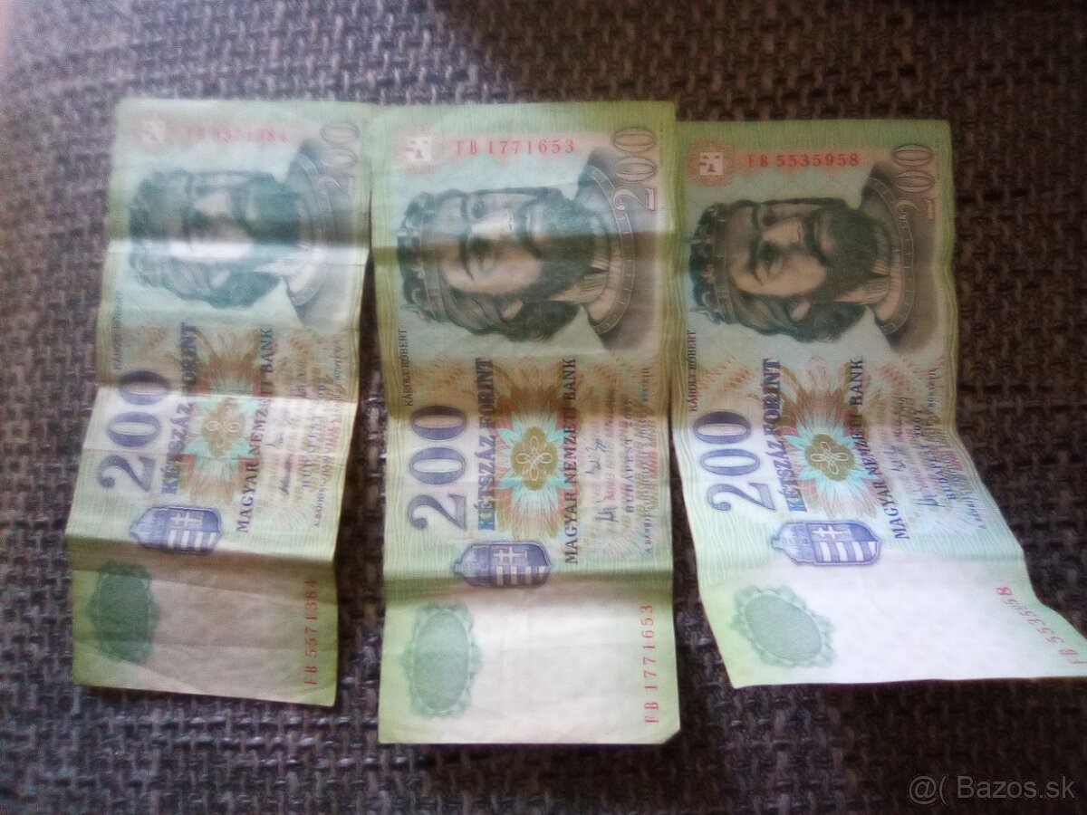 Rôzne mince a bankovky