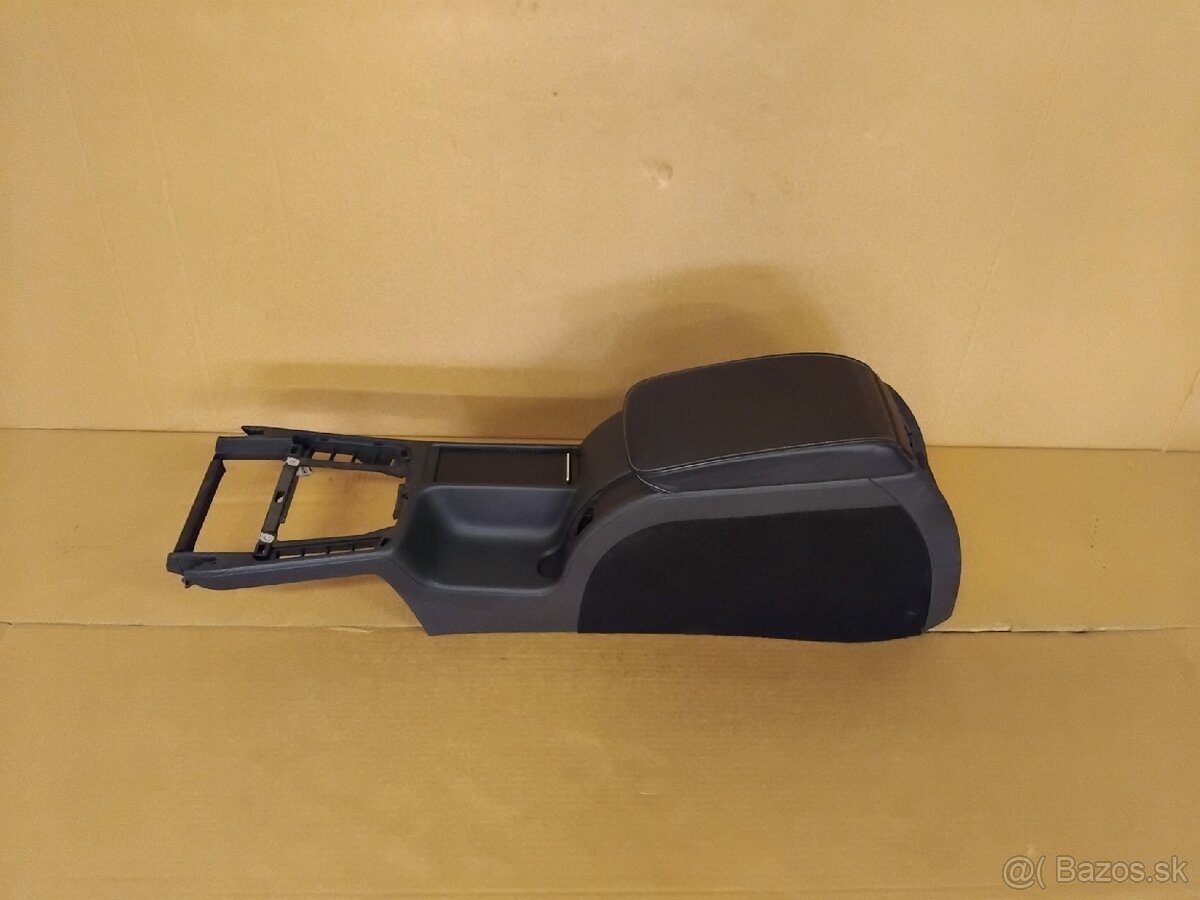 lakťová opierka, ručná brzda Superb 2