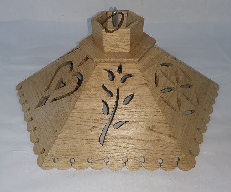 Drevený vyrezávaný luster -dubový