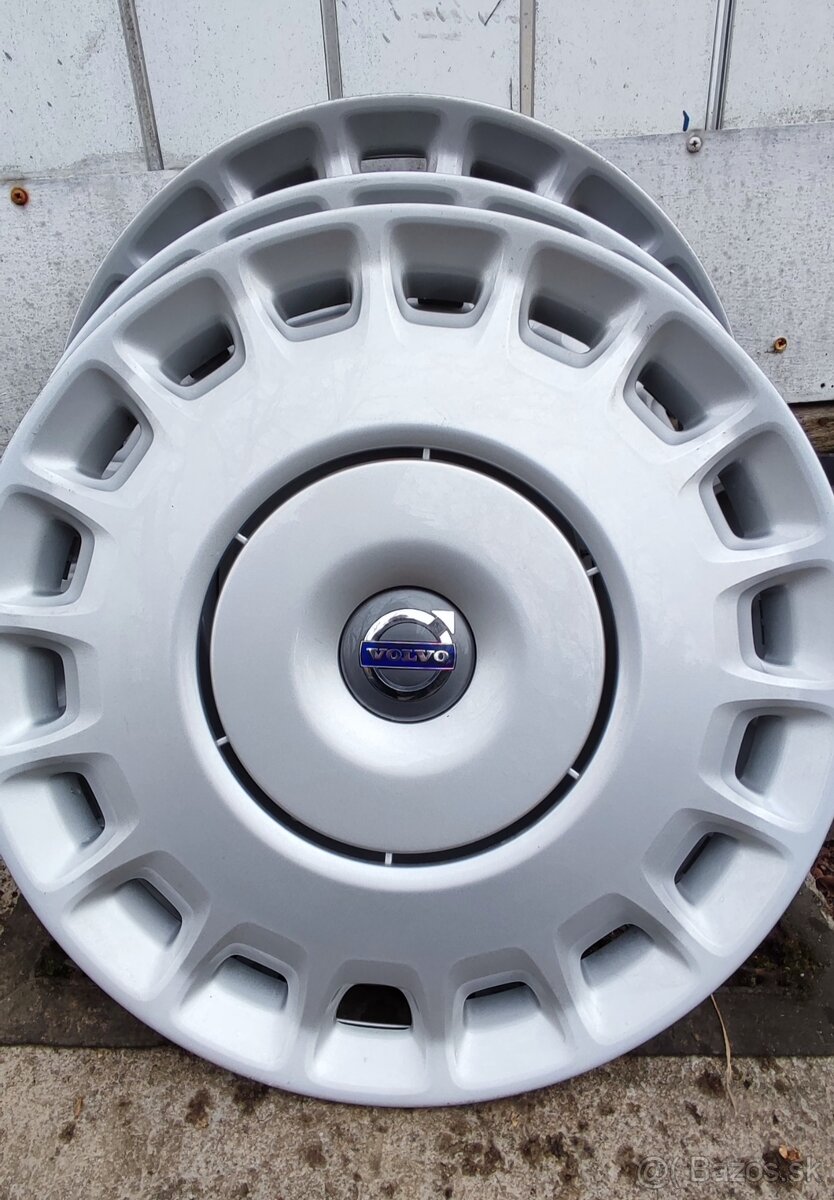 ⭐Orig.puklice Volvo - 15"⭐