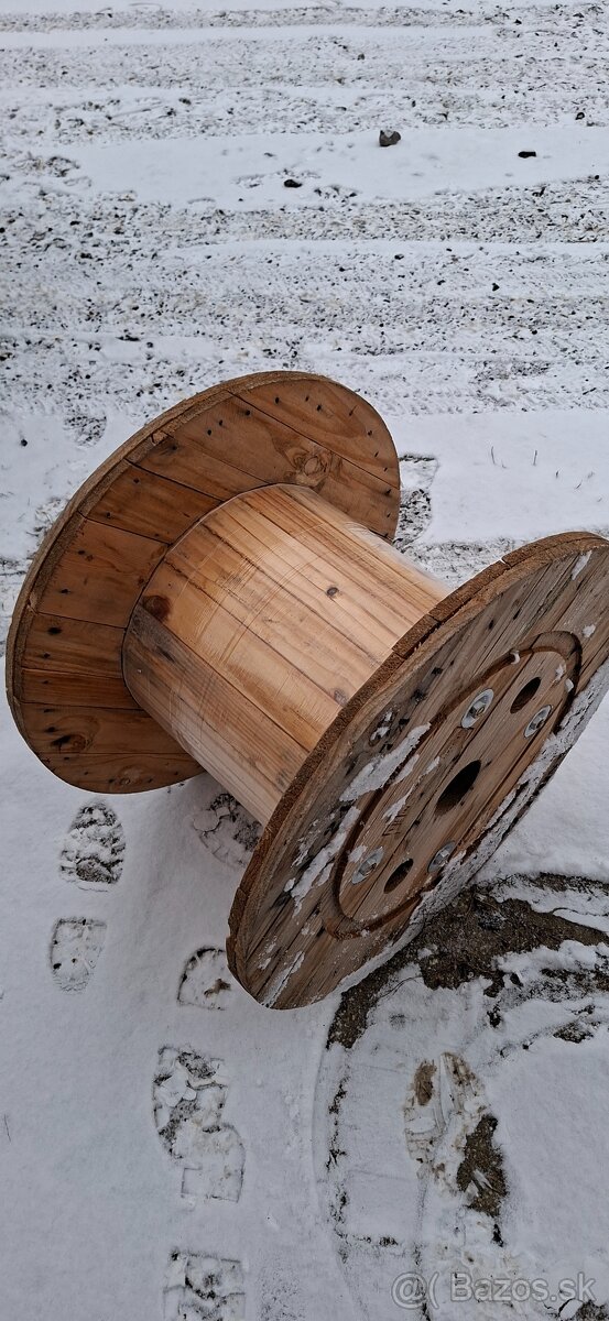 Predám drevenú cievku