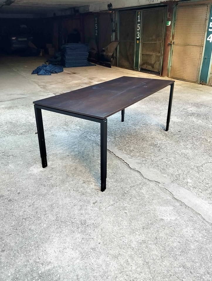 Predám profesionálne kancelárske stoly zn. BENE