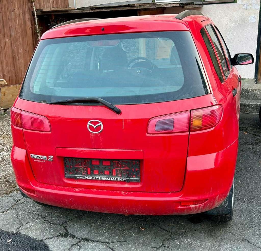 Mazda2 typ dy rok 2003 1.25i 55kw červená farba
