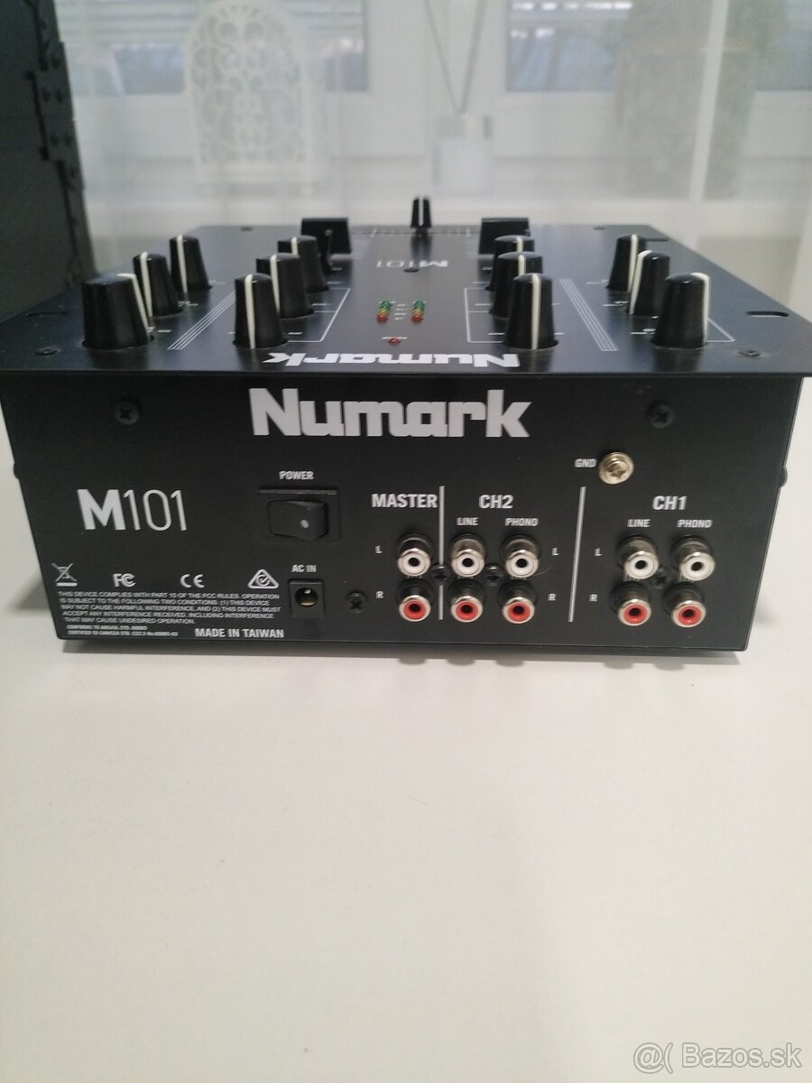 DJ Mix Numark M101