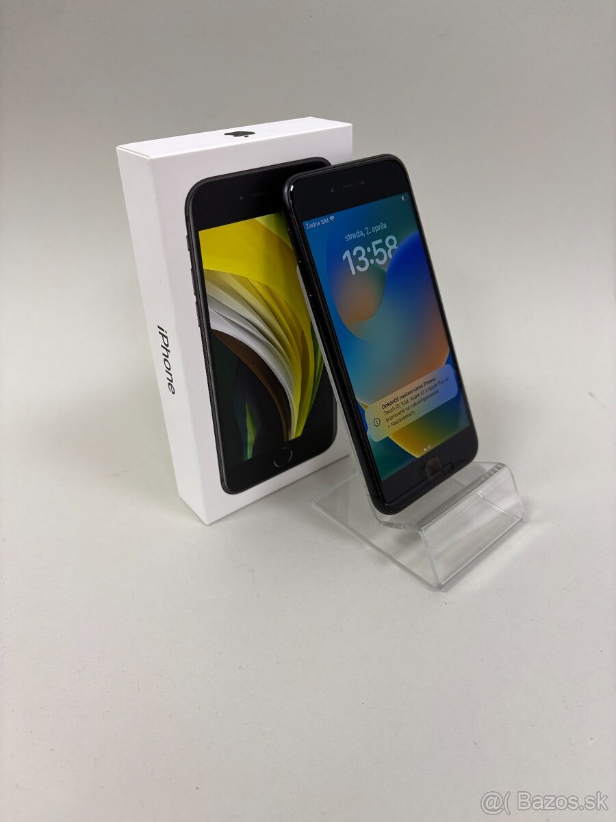Apple iPhone SE 2020 64GB Black-Batéria 100%